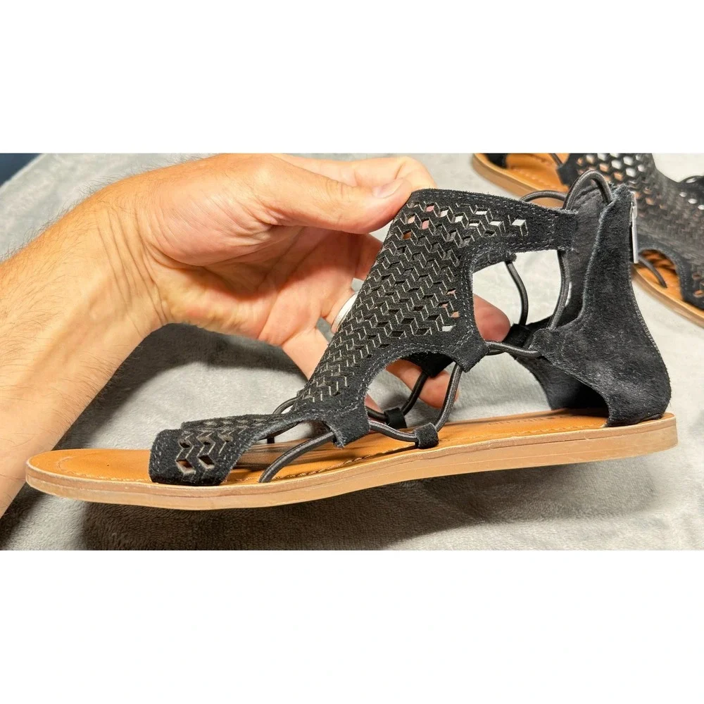 Lucky Brand Sandals Womens 8.5 Black Perforated Suede Gladiator Zip